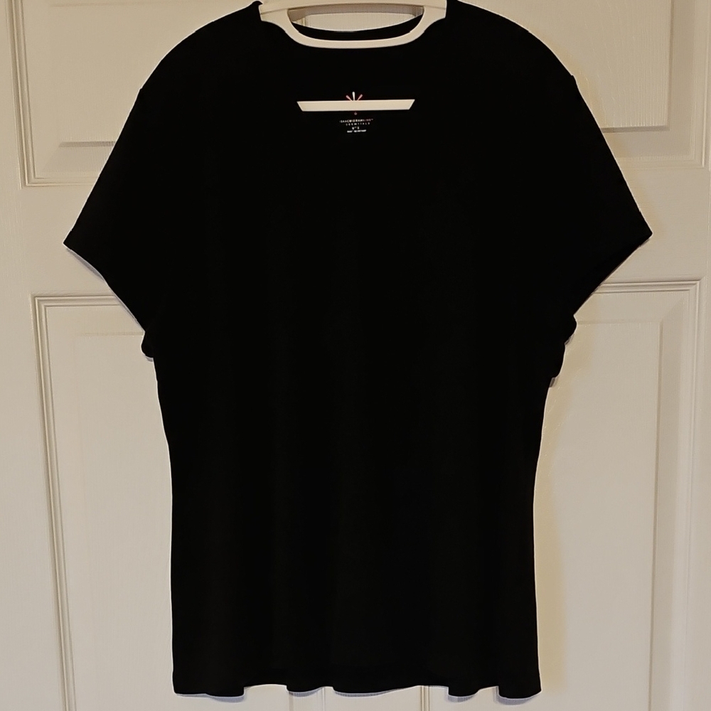 Isaac Mizrahi Black Short Sleeve Tee